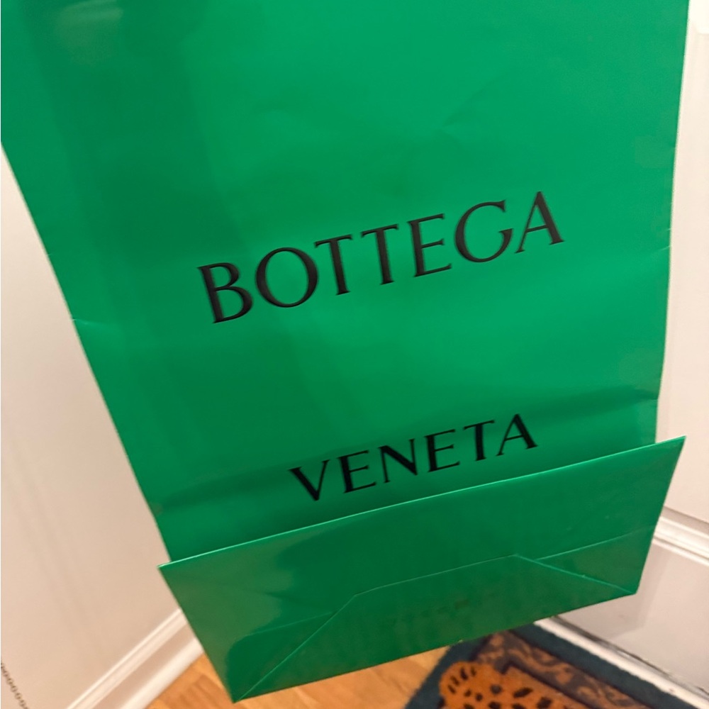 Bottega Veneta Emerald Green Logo Shopping Bag with Black Cloth Handles - Picture 3 of 5